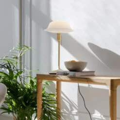 UMAGE Butler Tischleuchte Glasschirm, Fuß Messing -Umage 10008577 4