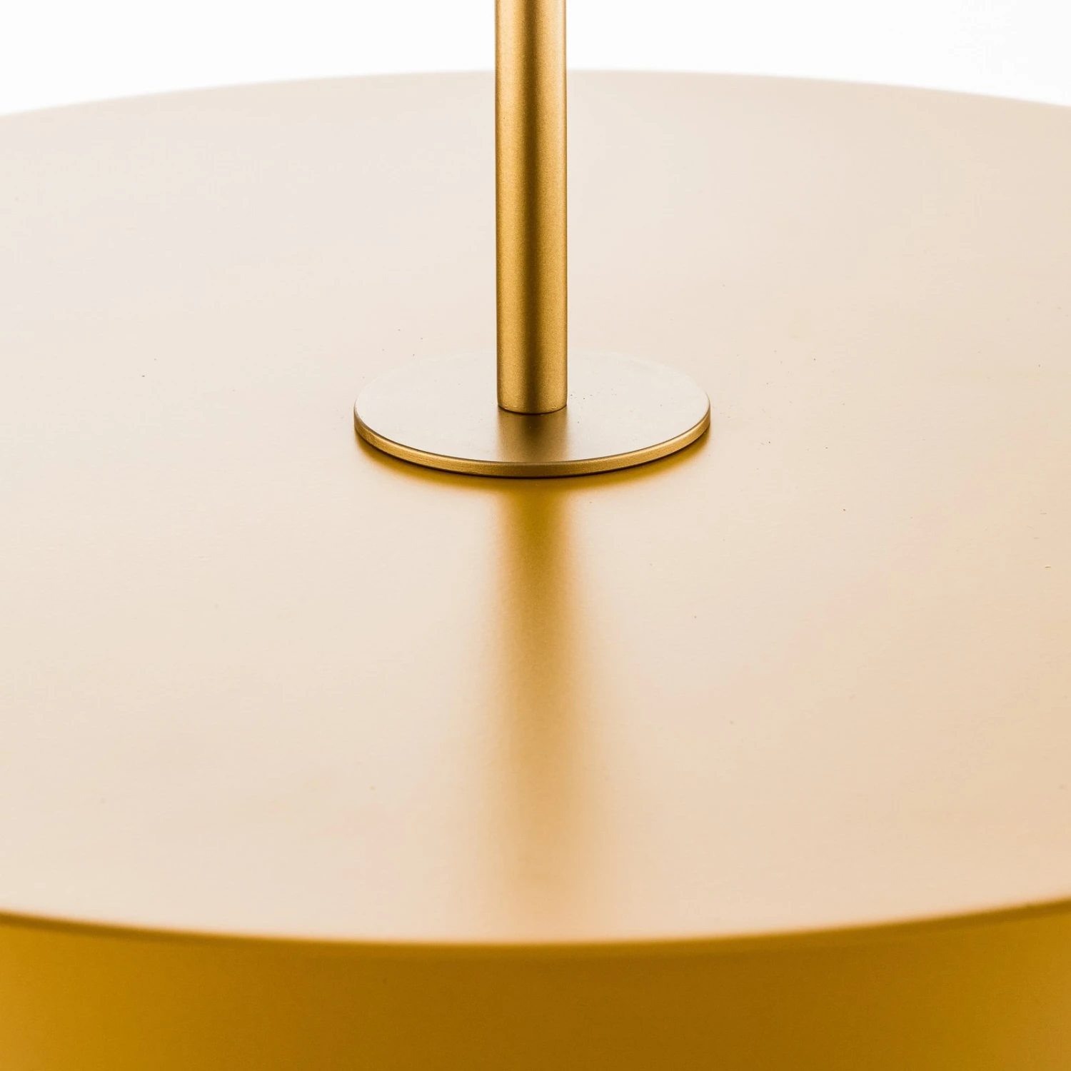 UMAGE Asteria medium Hängelampe messing safrangelb UMAGE Asteria Medium Hängelampe Messing Safrangelb -Umage 9521104 5