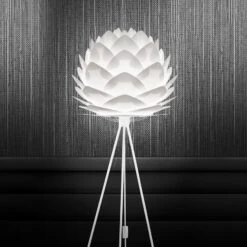 UMAGE Silvia Medium Stehlampe Tripod Weiß -Umage 9521109 3