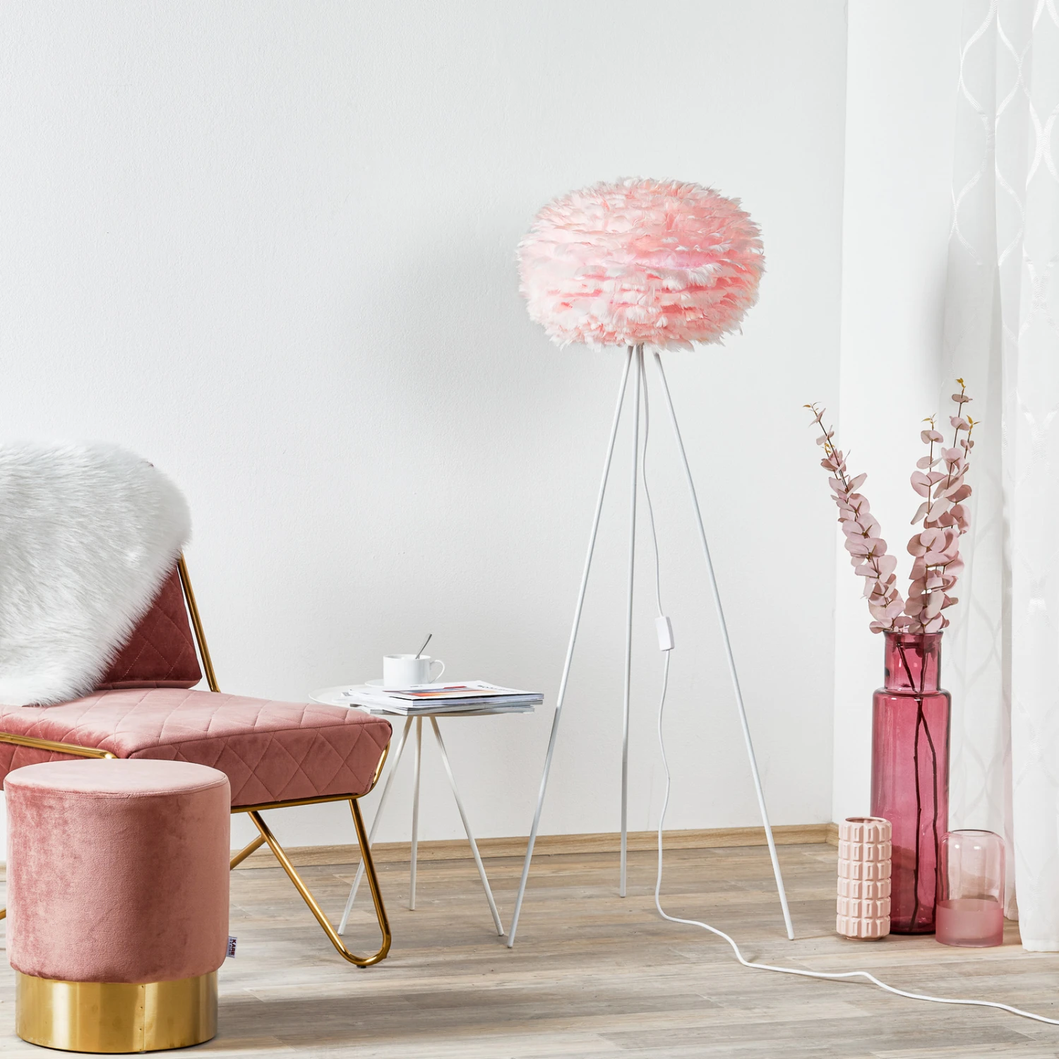 UMAGE Eos medium Stehlampe rosa Tripod weiß UMAGE Eos Medium Stehlampe Rosa Tripod Weiß -Umage 9521216 2