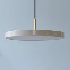 UMAGE Asteria Mini Hängeleuchte Messing Perlweiß