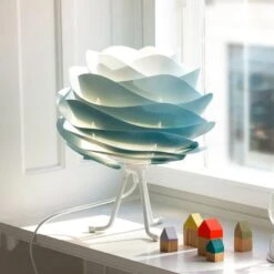 UMAGE Carmina Mini Tischleuchte Blau/Tripod Base W