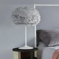 UMAGE Eos Medium Tischlampe Hellgrau/weiß