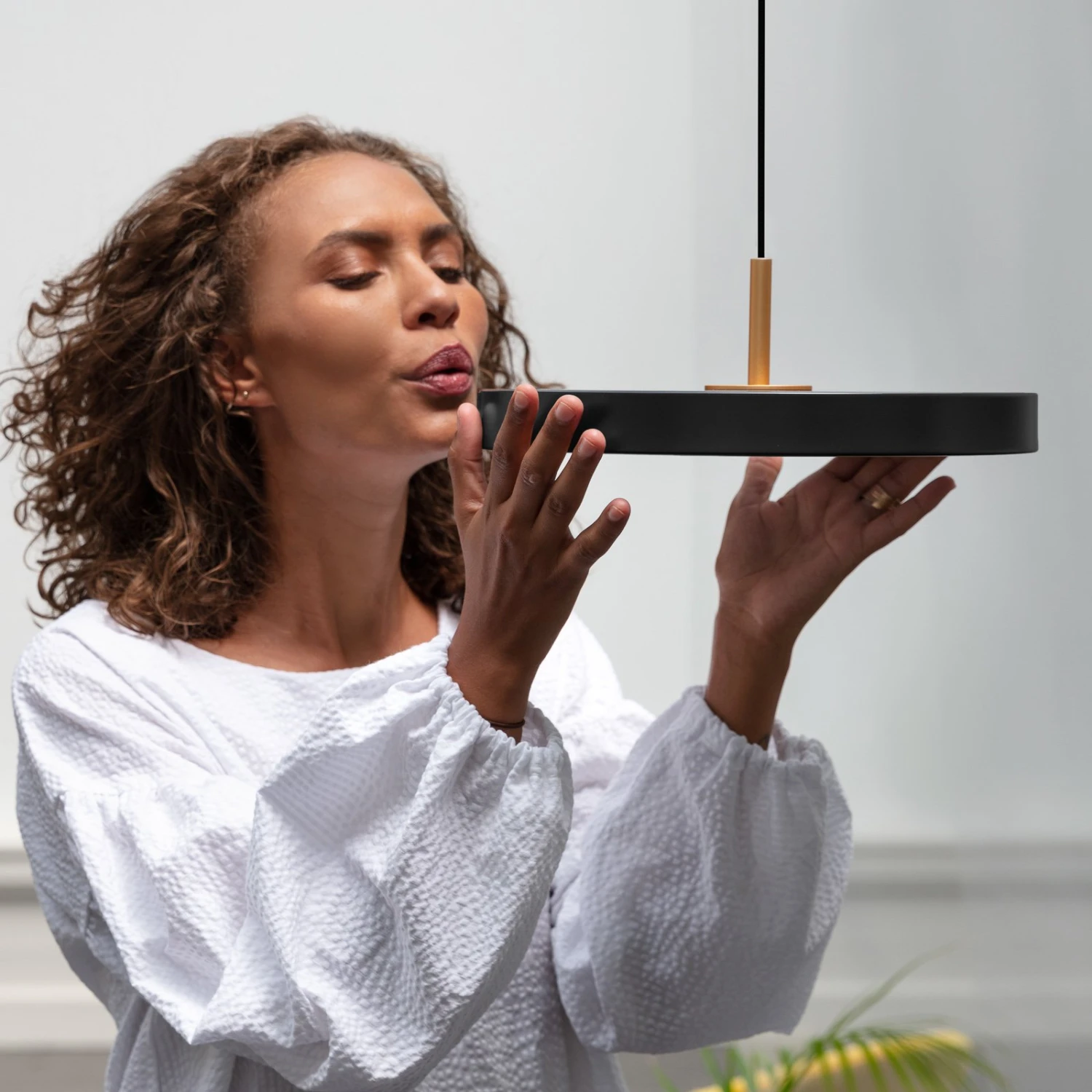 UMAGE Asteria mini Hängelampe messing schwarz UMAGE Asteria Mini Hängelampe Messing Schwarz -Umage 9521903 5